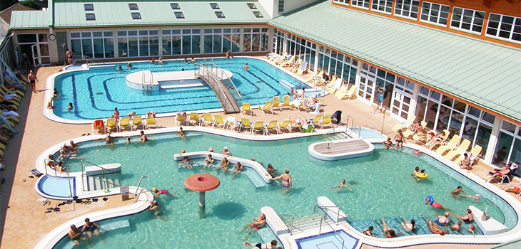 Nous vous offrons une entrée dans un bain thermal